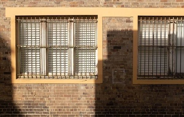 Comment les nouvelles technologies peuvent-elles aider les malentendants lors de conférences en ligne ?